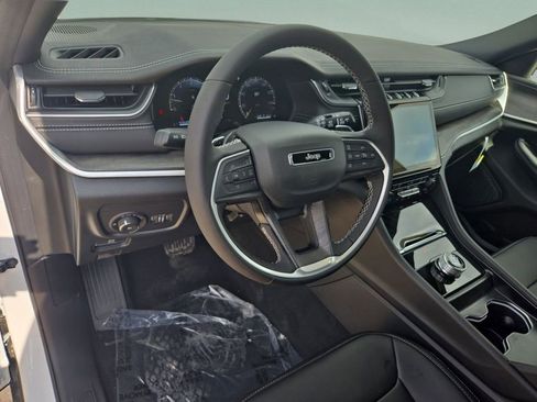 New 2025 Jeep Grand Cherokee L Limited RWD image 11