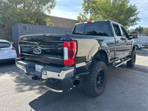 Used 2019 Ford F250 Lariat w/ Lariat Ultimate Package AWD/4WD image 4