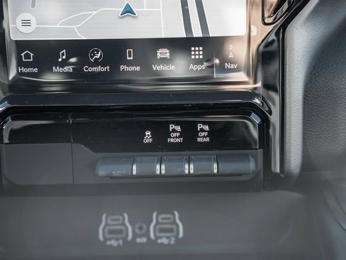 New 2026 RAM 1500 4x4 Crew Cab image 26