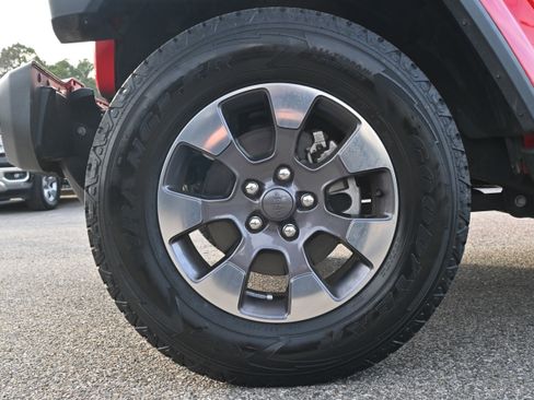 Used 2018 Jeep Wrangler Unlimited Sahara image 22