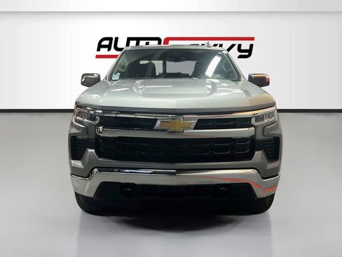 Used 2025 Chevrolet Silverado 1500 LT AWD/4WD image 2