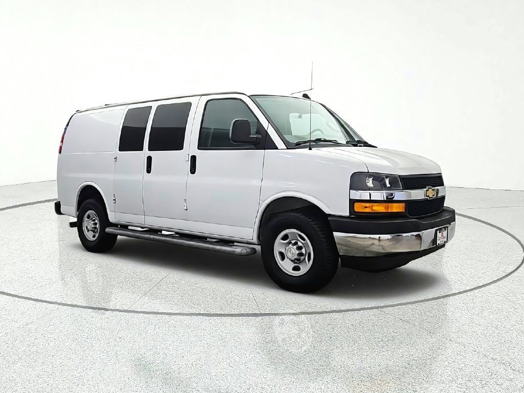 Used 2020 Chevrolet Express 2500 w/ Driver Convenience Package RWD image 2