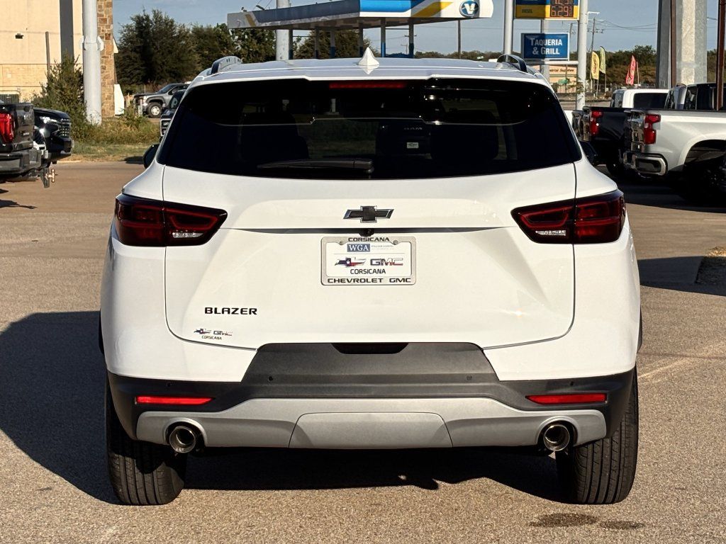 New 2026 Chevrolet Blazer LT w/ Convenience Package FWD image 7
