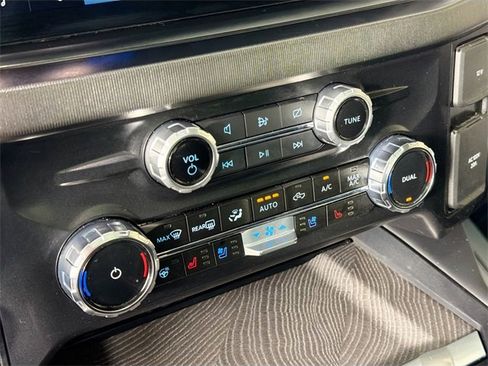 Used 2024 Ford F250 Platinum image 15