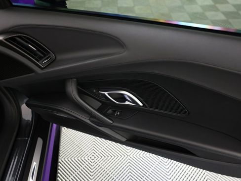 Used 2017 Audi R8 V10 w/ Carbon Exterior Package image 19