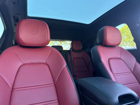 Certified 2026 Porsche Cayenne S AWD/4WD image 18