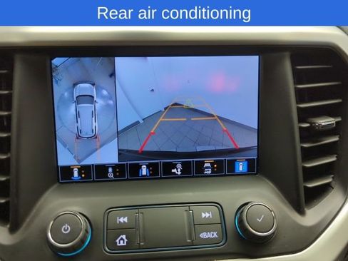 Used 2023 GMC Acadia SLT w/ Elevation Edition image 17