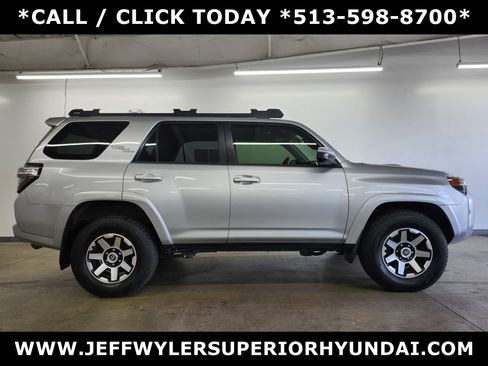 Used 2019 Toyota 4Runner TRD Off-Road image 2