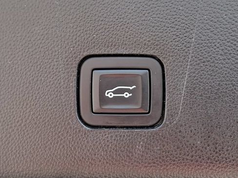 Used 2018 Chevrolet Traverse LT AWD/4WD image 31