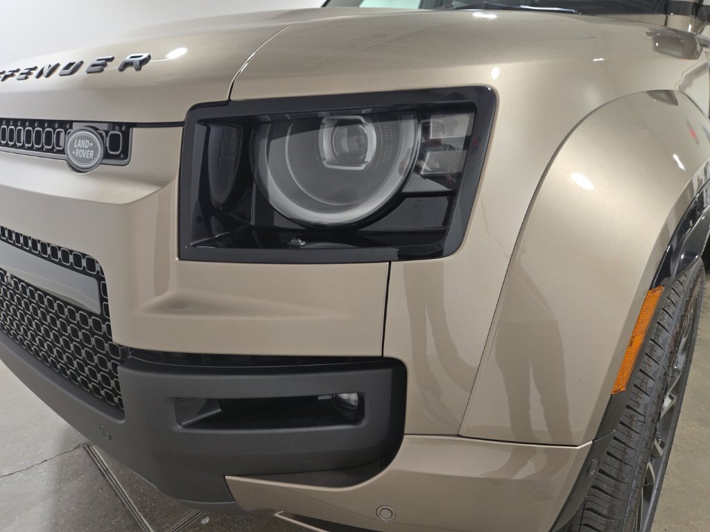 New 2026 Land Rover Defender 110 OCTA AWD/4WD image 12