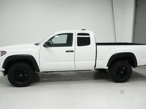 Used 2022 Toyota Tacoma SR w/ SX Package RWD image 6