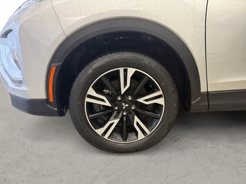Used 2023 Mitsubishi Eclipse Cross SE image 6