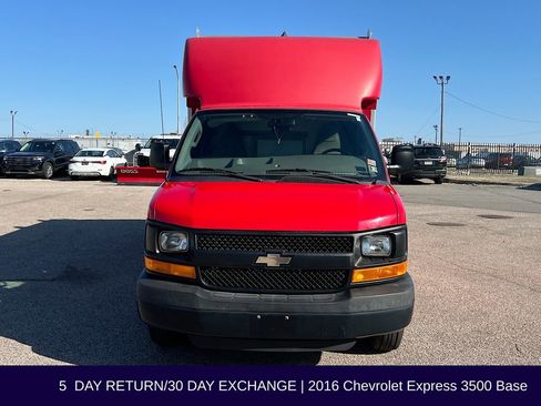 Used 2016 Chevrolet Express 3500 RWD image 3