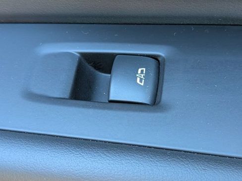 Used 2024 GMC Yukon AT4 w/ Technology Package AWD/4WD image 46
