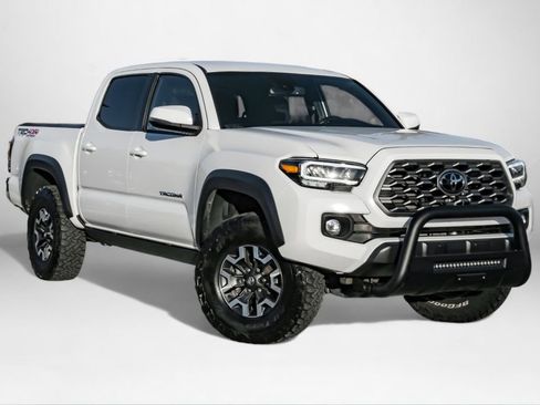 Used 2023 Toyota Tacoma TRD Off-Road image 3