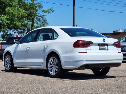 Used 2019 Volkswagen Passat 2.0T Wolfsburg w/ Wheels & Sunroof Package FWD image 8