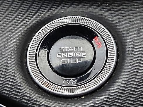 Used 2024 Jeep Grand Cherokee Laredo X image 21