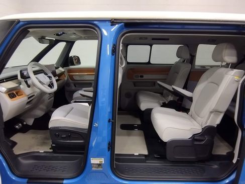 New 2025 Volkswagen ID. Buzz 1st Edition image 29