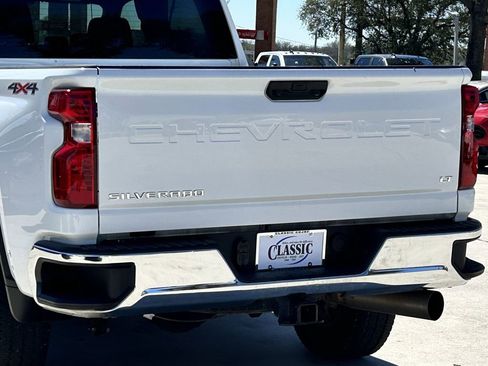 Used 2025 Chevrolet Silverado 2500 LT w/ Convenience Package image 6