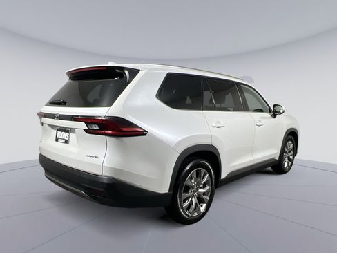 Used 2025 Toyota Grand Highlander AWD image 11