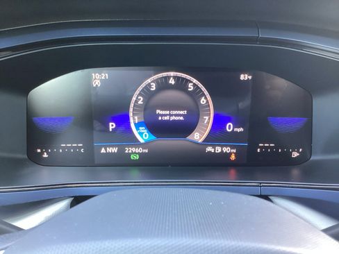 Used 2023 Volkswagen Taos SE w/ Panoramic Sunroof Package FWD image 21