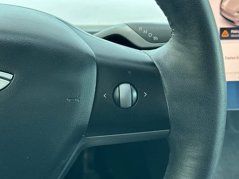 Used 2021 Tesla Model Y Long Range image 27