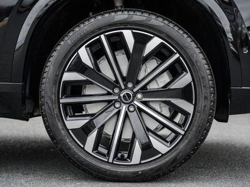 New 2026 Volvo XC90 B6 Plus w/ Protection Package Premier image 17