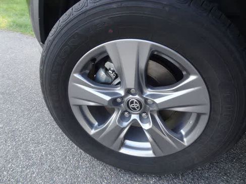 Certified 2025 Toyota RAV4 LE AWD/4WD image 28