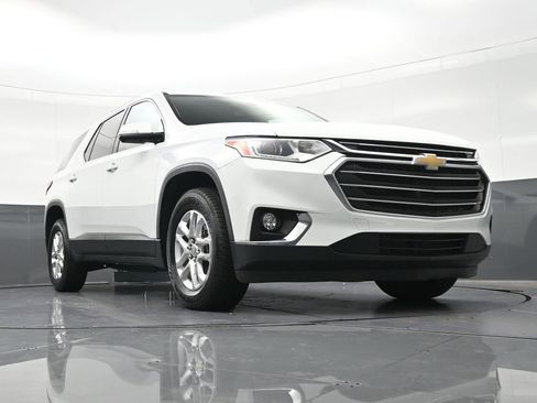 Used 2019 Chevrolet Traverse LT FWD image 31