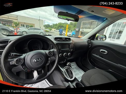 Used 2018 Kia Soul FWD image 10