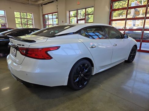 Used 2018 Nissan Maxima SR w/ Midnight Edition FWD image 7