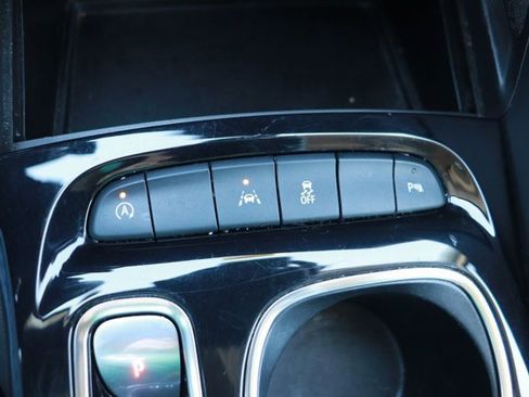 Used 2023 Buick Envision Essence image 16