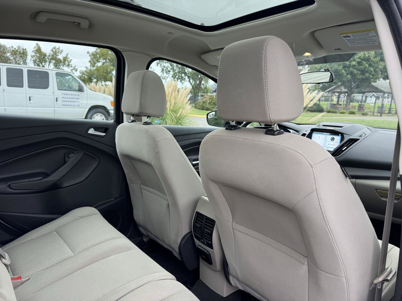 Used 2017 Ford C-MAX Energi SE w/ Equipment Group 401A FWD image 21