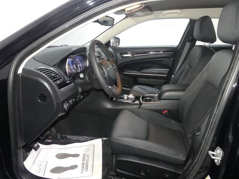 Used 2023 Chrysler 300 Touring w/ Sport Appearance Package RWD image 20
