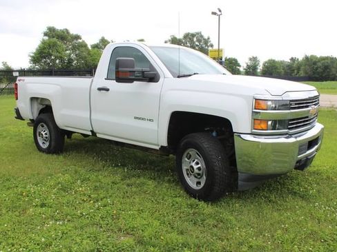 Used 2018 Chevrolet Silverado 2500 W/T w/ WT Convenience Package AWD/4WD image 4