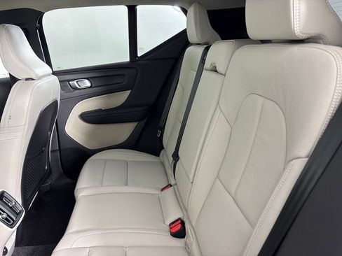 Used 2026 Volvo XC40 B5 Ultra image 31