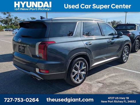 Used 2021 Hyundai Palisade SEL w/ Premium Package FWD image 2