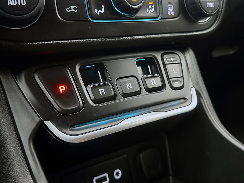 Used 2018 GMC Terrain SLE w/ Driver Convenience Package AWD/4WD image 19
