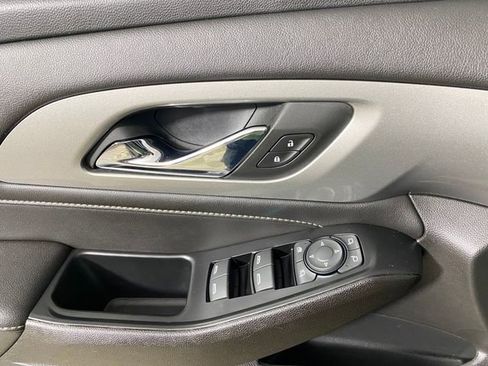 Certified 2023 Chevrolet Traverse LT w/ LT Premium Package image 14