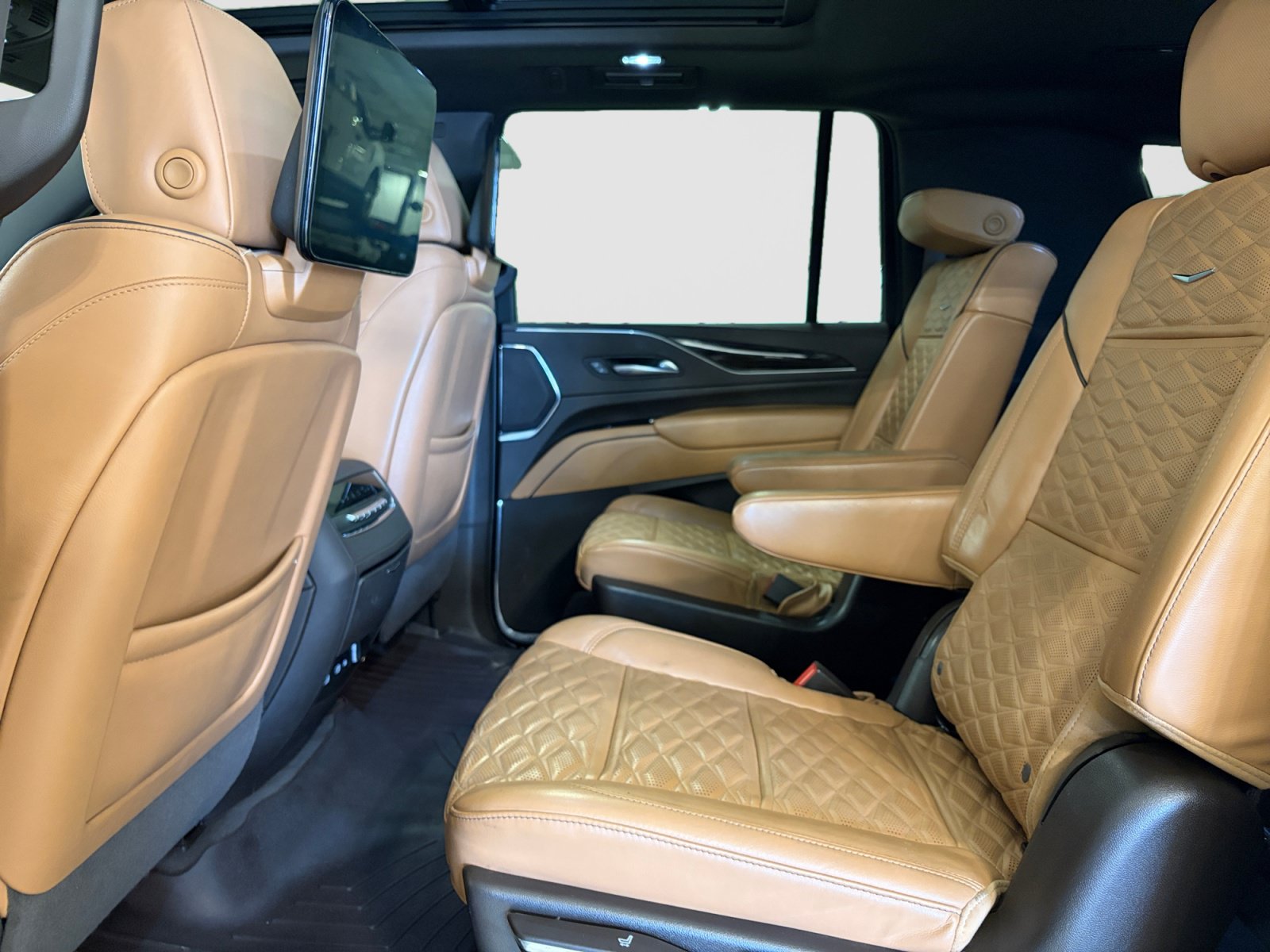 Used 2023 Cadillac Escalade ESV Sport w/ Touring Package AWD/4WD image 22