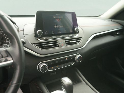 Used 2019 Nissan Altima 2.0 SR FWD image 27