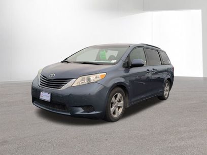 Used 2015 Toyota Sienna LE