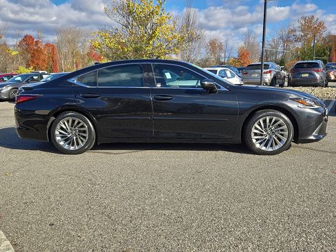 Certified 2022 Lexus ES 350 Ultra Luxury image 8