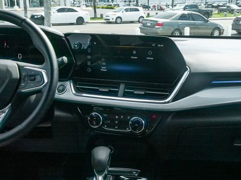 Used 2024 Chevrolet Trax LT w/ Driver Confidence Package image 12