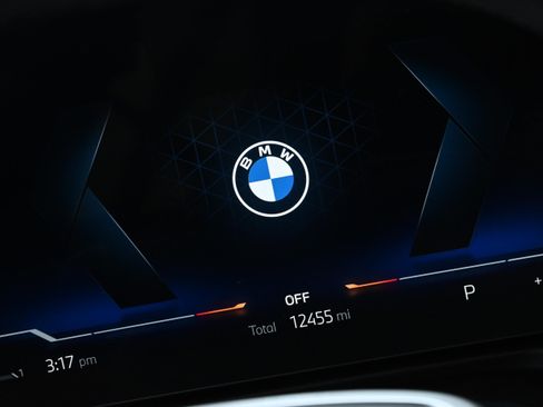 Certified 2025 BMW 330i Sedan image 23