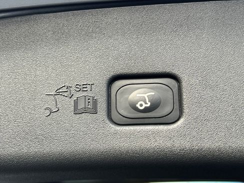 Used 2024 Lincoln Nautilus Reserve w/ Equipment Group 203A image 18