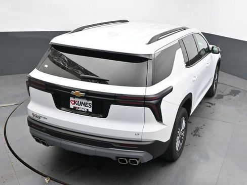 Used 2024 Chevrolet Traverse LT FWD image 35