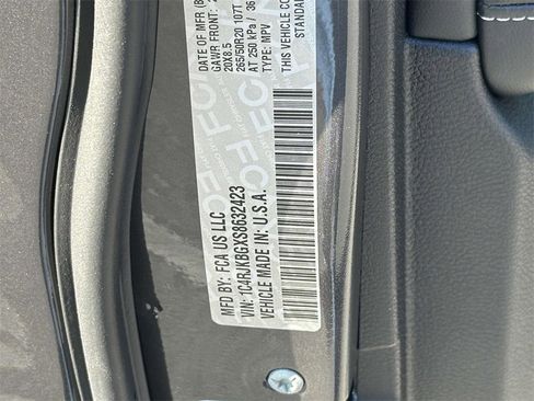 New 2025 Jeep Grand Cherokee L Limited w/ Luxury Tech Group II image 18