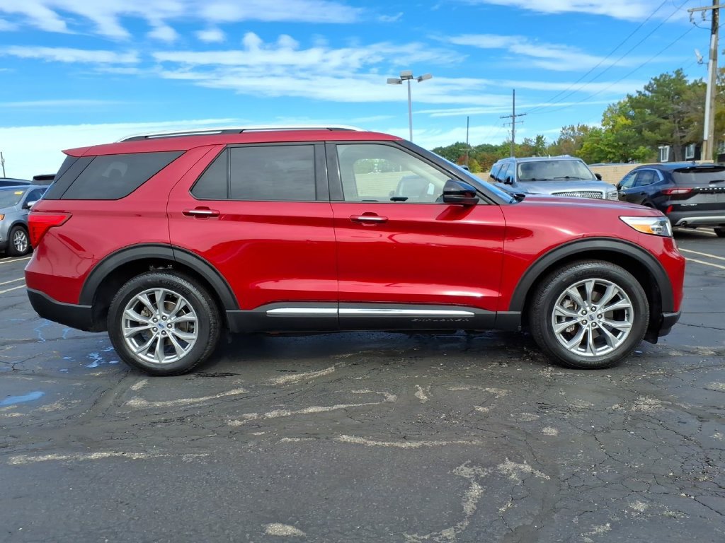 Used 2023 Ford Explorer Limited w/ Equipment Group 301A AWD/4WD image 8