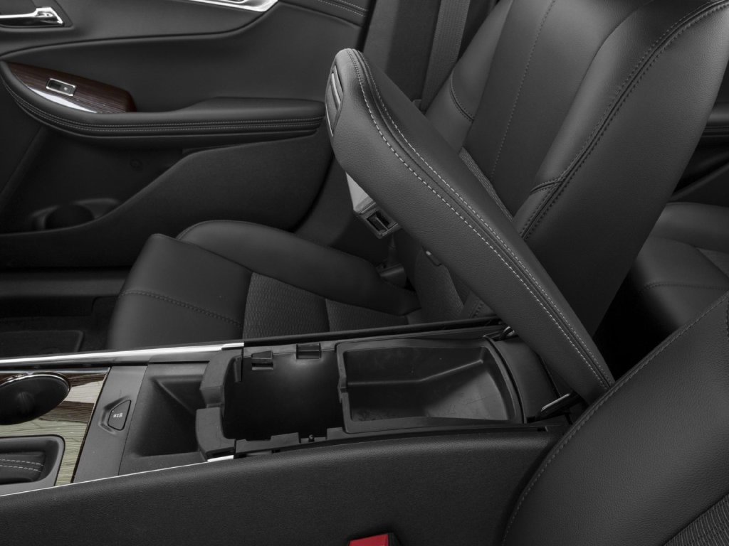 Used 2017 Chevrolet Impala LT FWD image 9